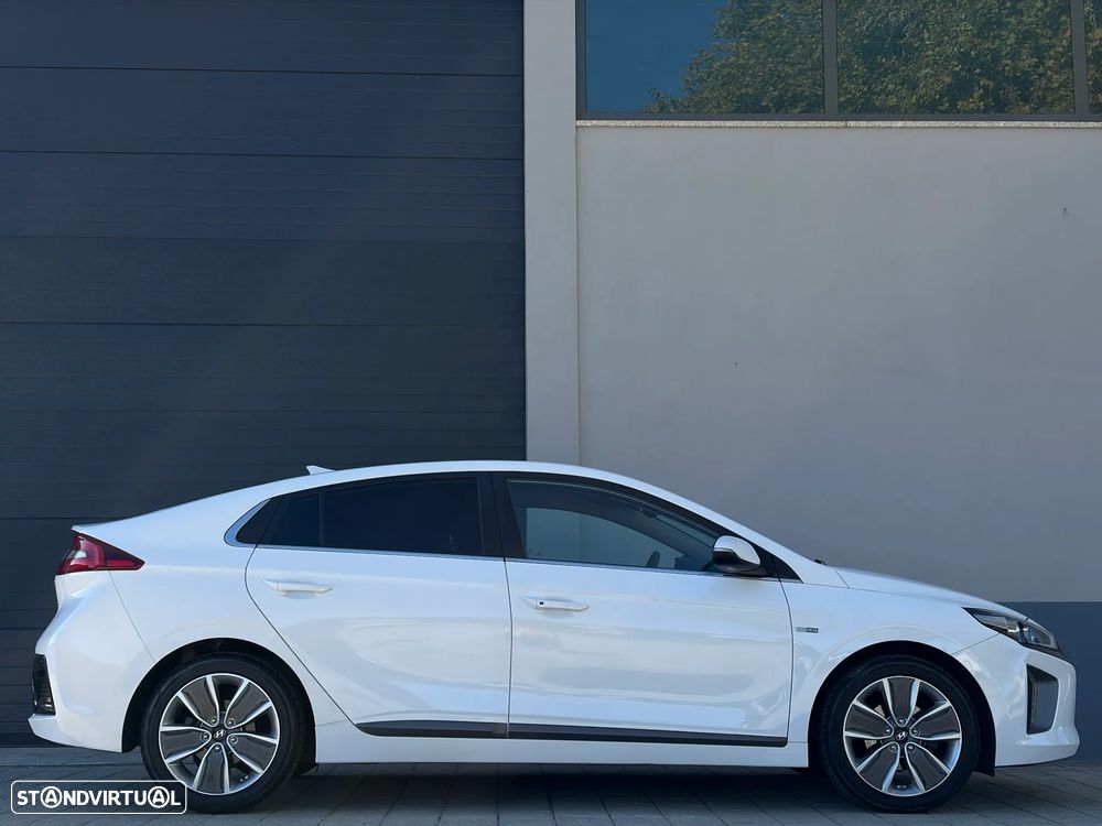Hyundai Ioniq 1.6 GDI HEV Hybrid Tech - 10