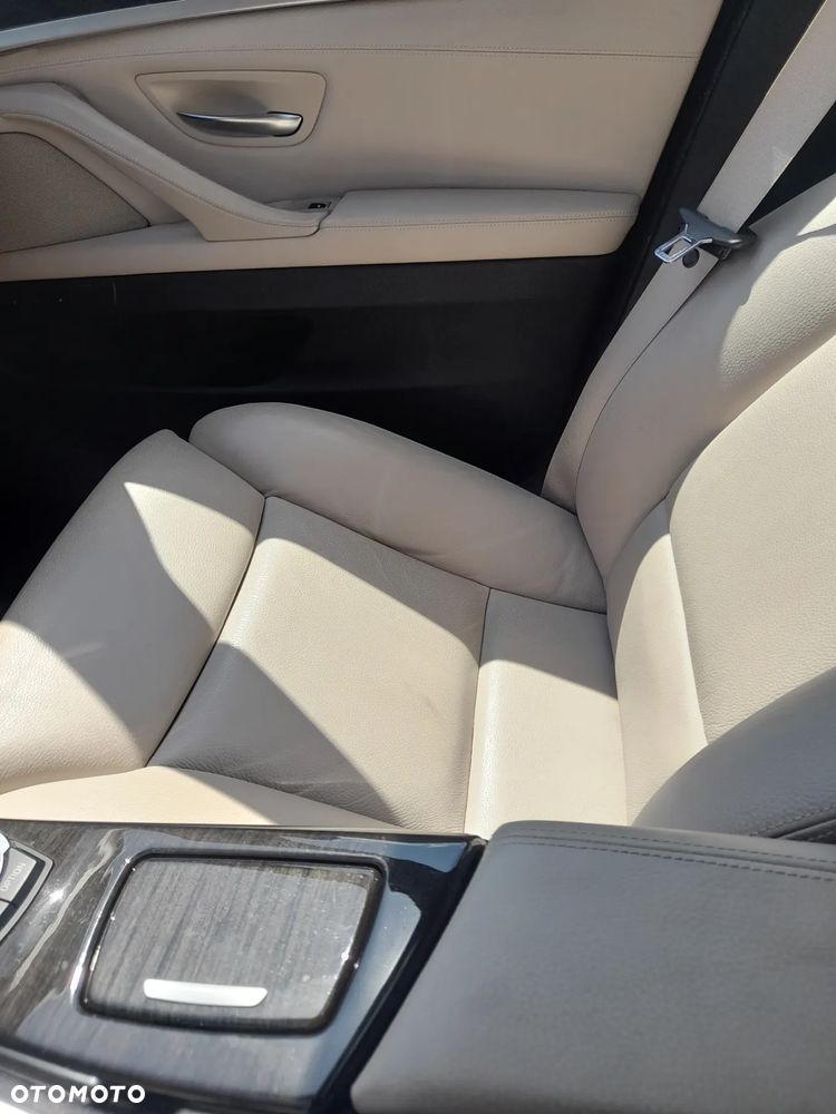 BMW Seria 5 535i xDrive - 13