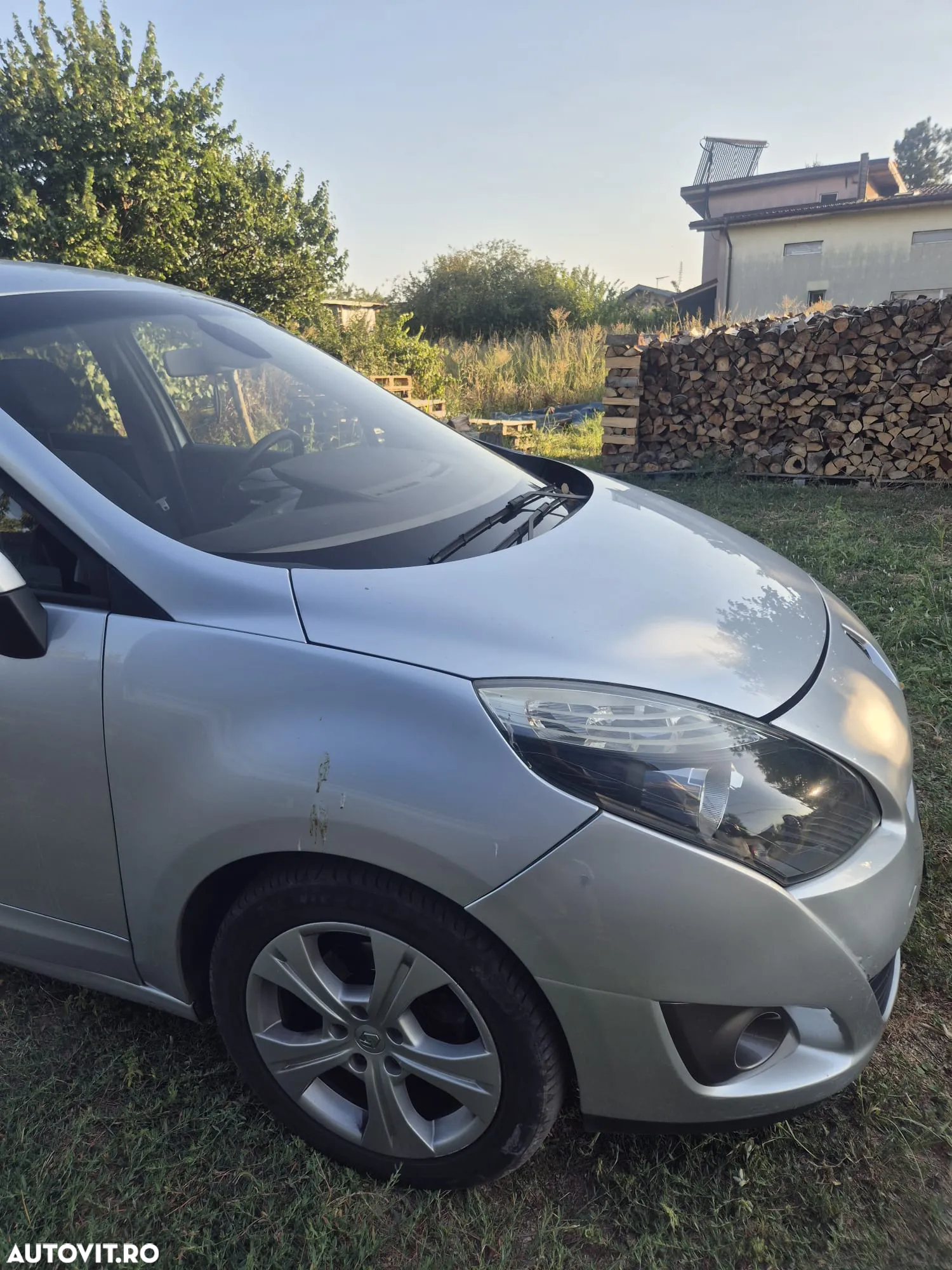 Renault Grand Scenic - 10