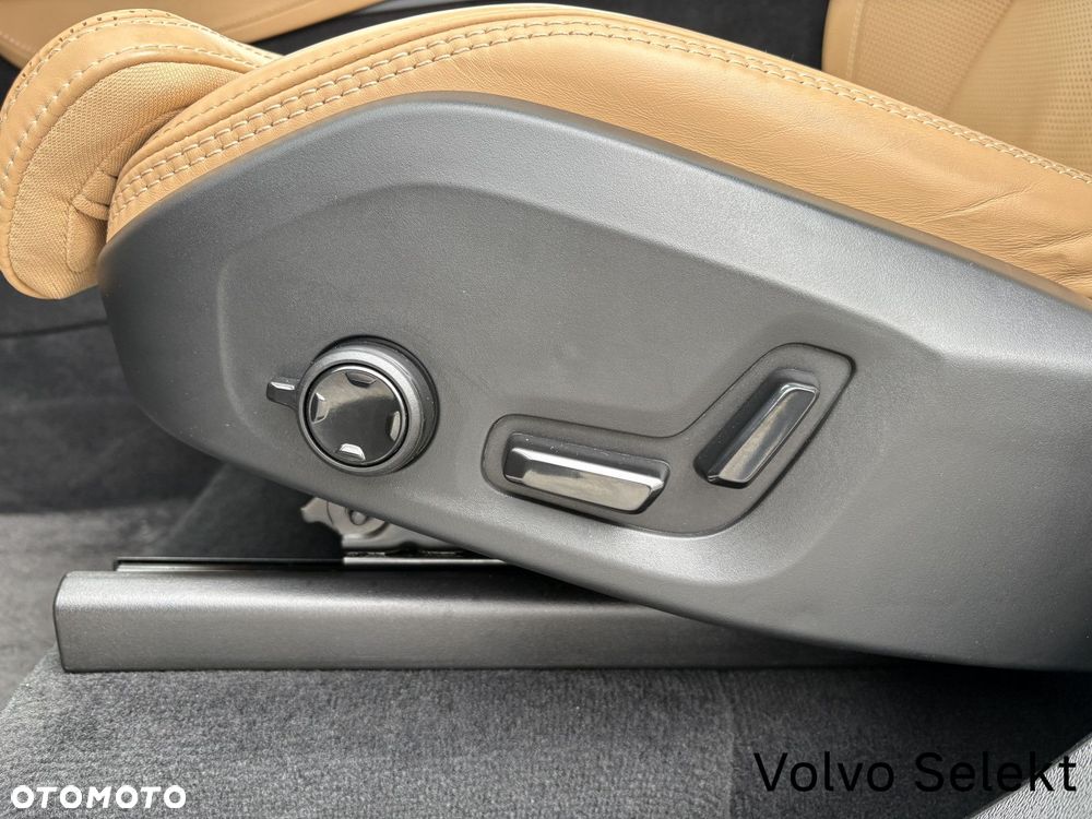 Volvo XC 90 - 19