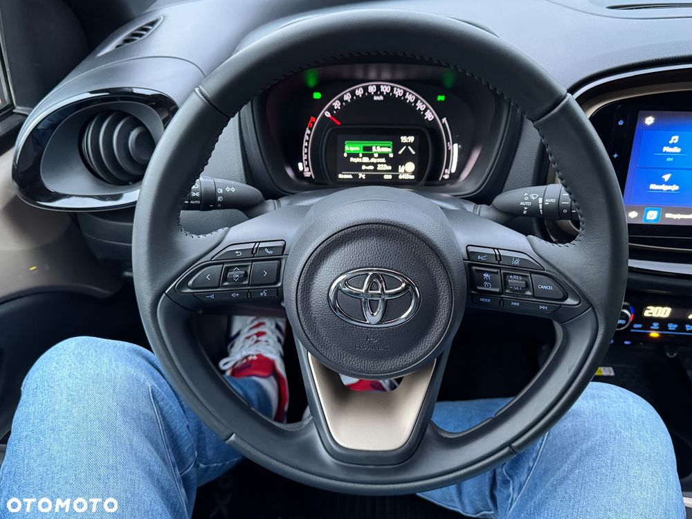 Toyota Aygo x-clusiv - 10