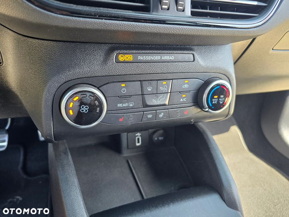 Ford Focus - 34