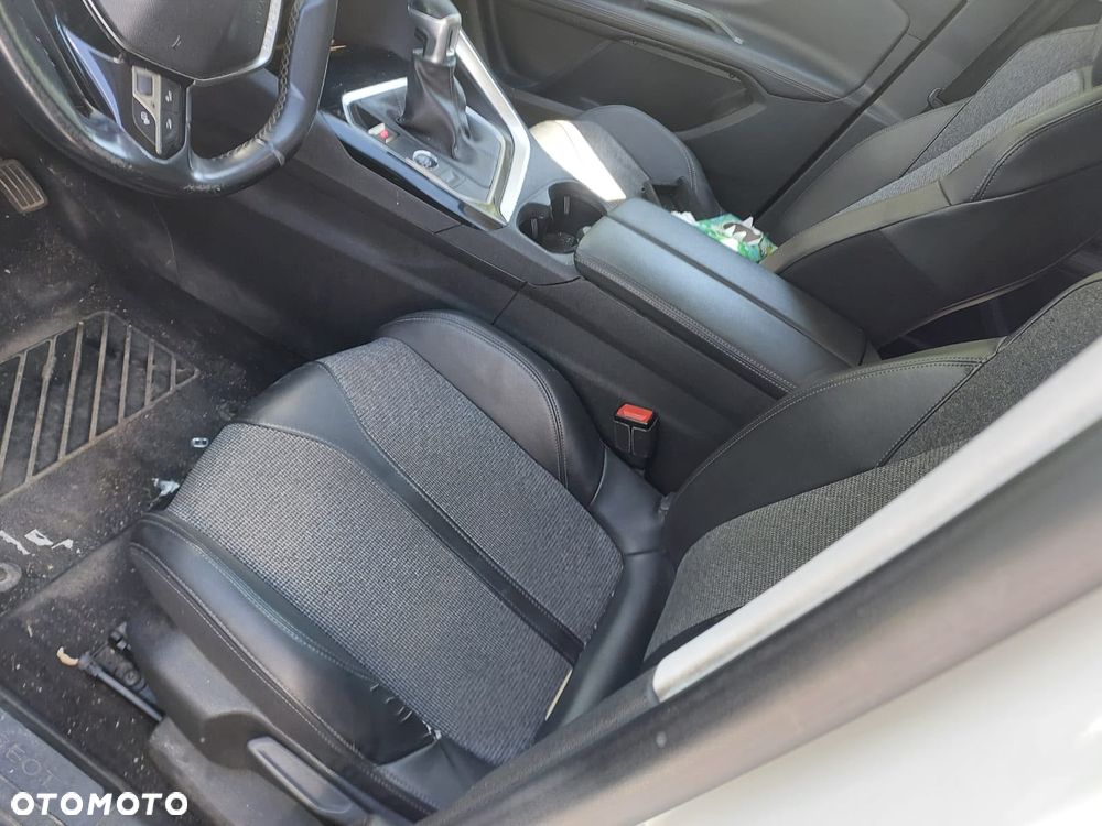 Peugeot 3008 BlueHDi 130 Stop & Start Allure Business-Paket - 11