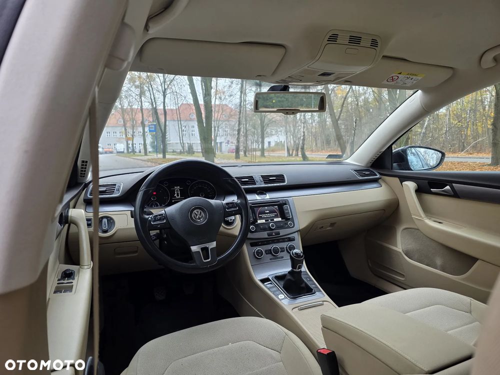 Volkswagen Passat 2.0 TDI Highline - 8