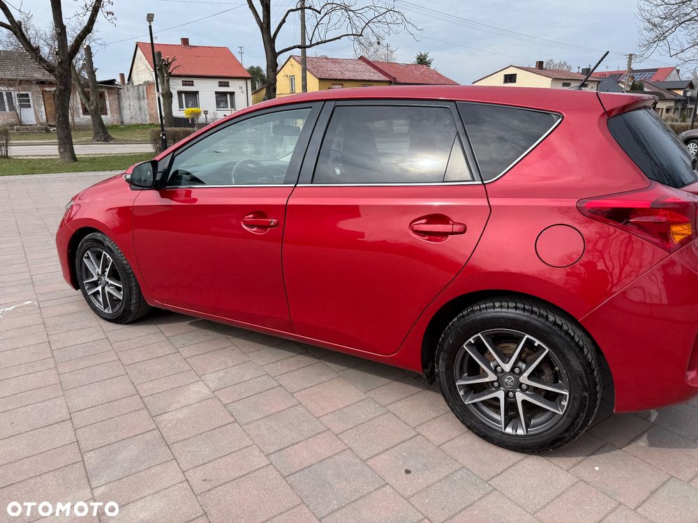 Toyota Auris 2.0 D-4D Dynamic - 29