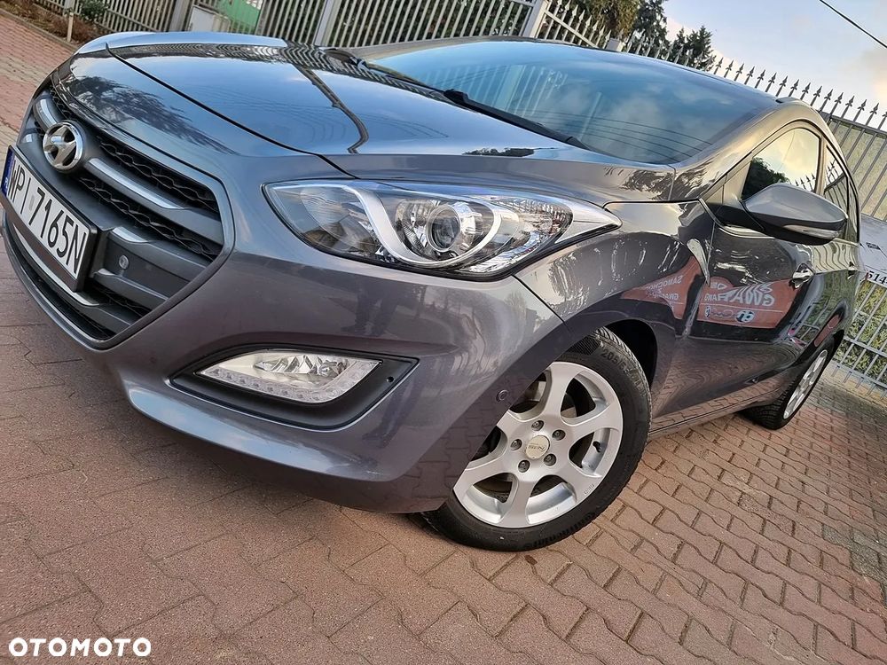 Hyundai i30 blue Kombi 1.6 GDi Style - 14