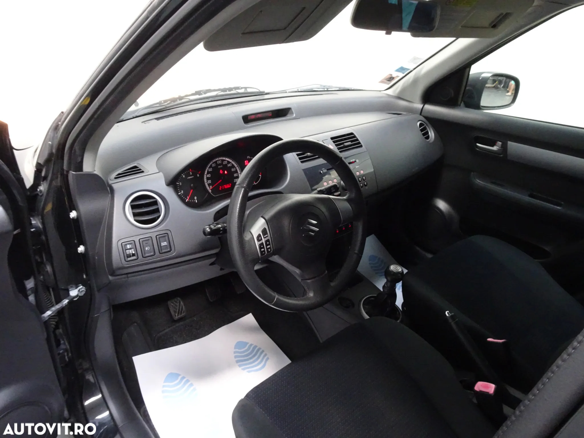 Suzuki Swift 1.3 DDIS Comfort - 6