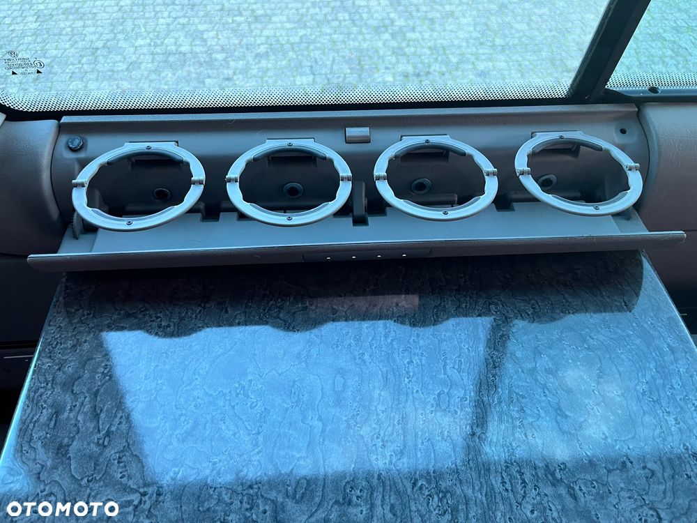 Volkswagen Multivan - 25