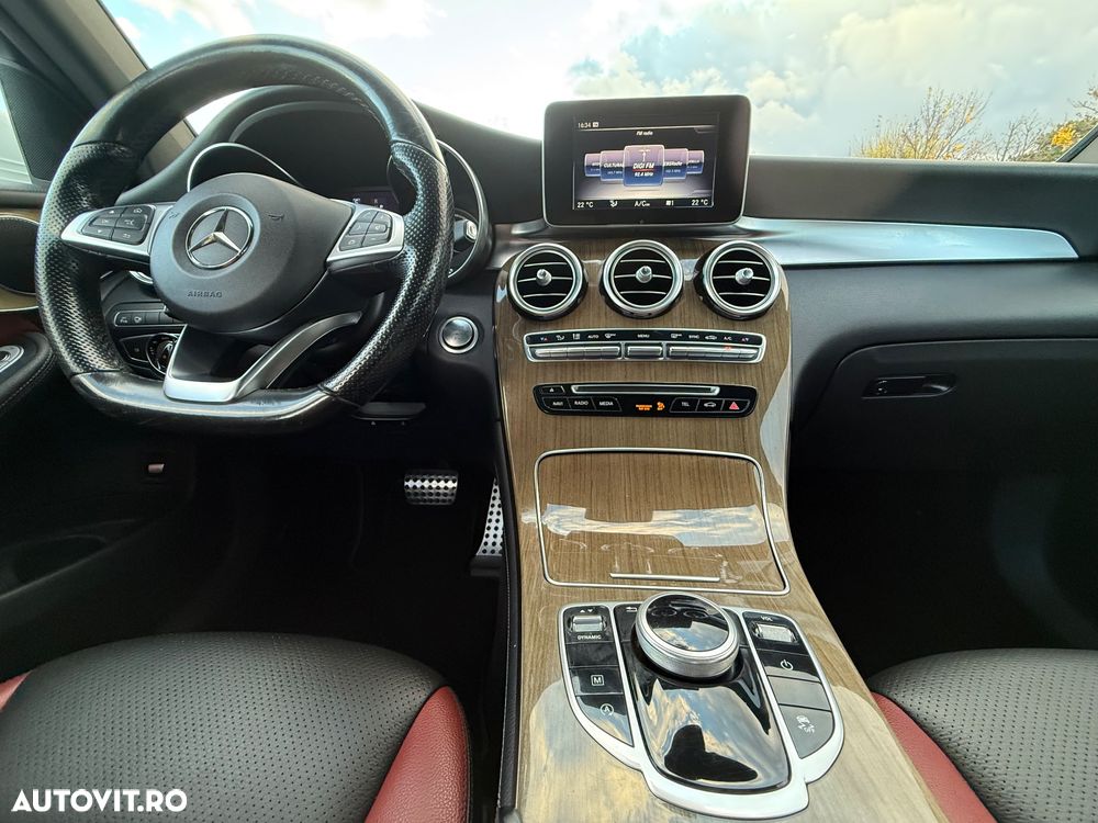 Mercedes-Benz GLC Coupe 250 4Matic 9G-TRONIC AMG Line - 24