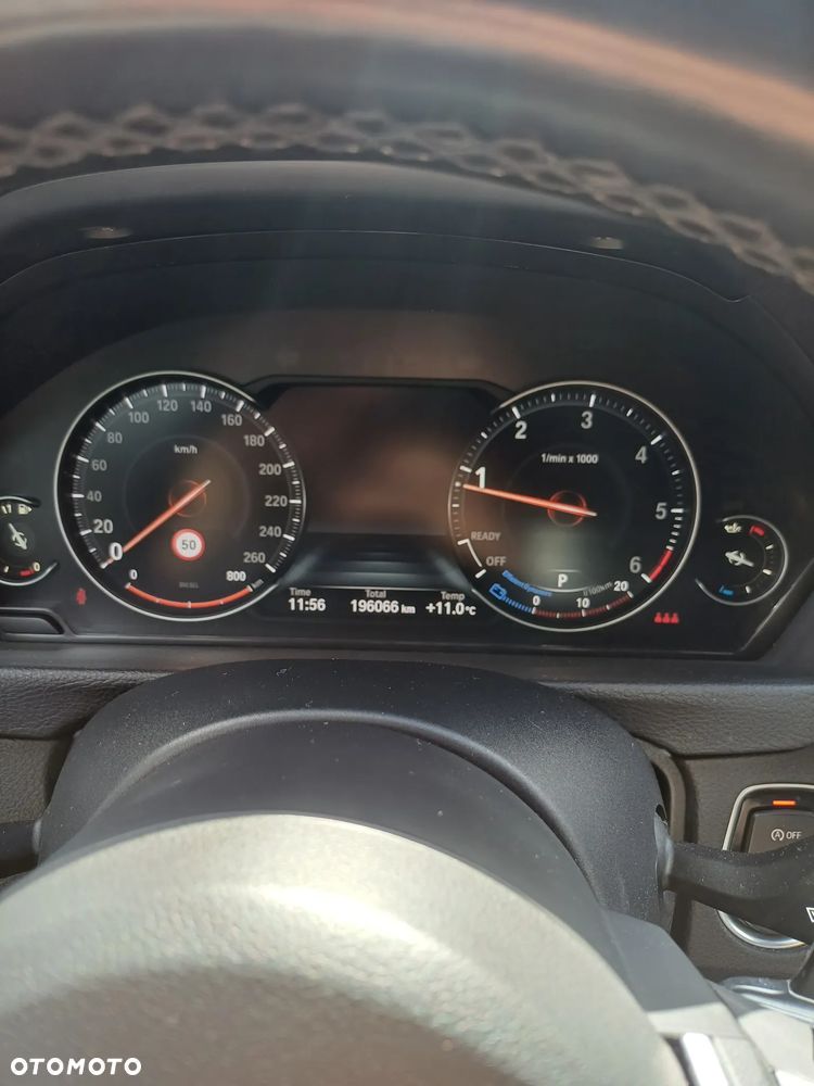 BMW Seria 3 320d M Sport - 32