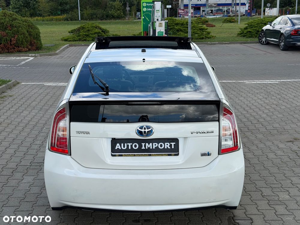 Toyota Prius 1.8 HSD Premium - 4