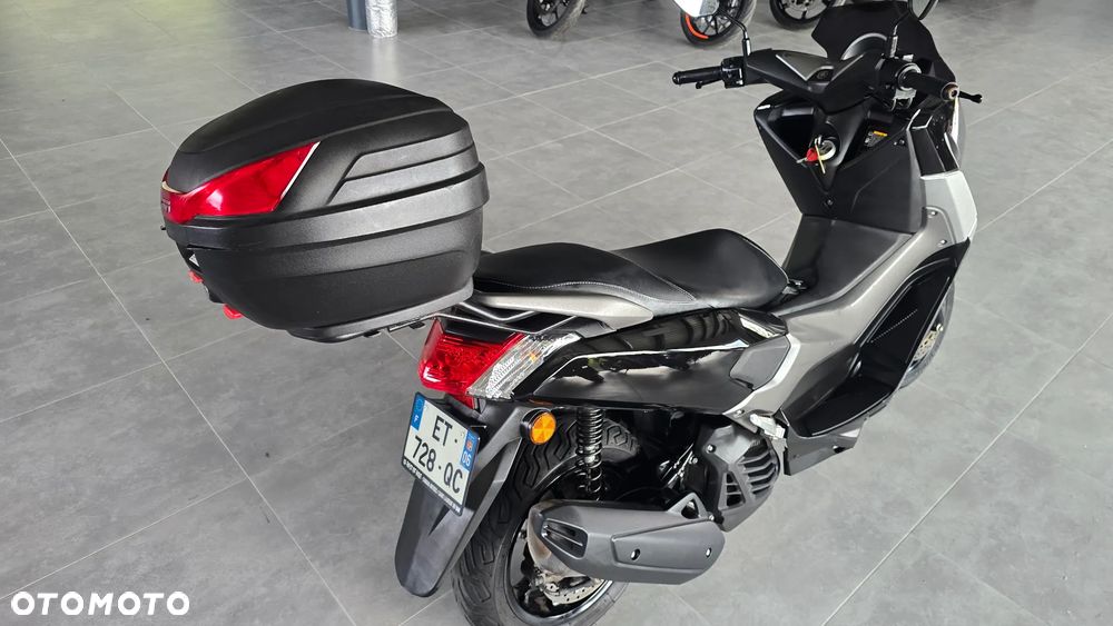 Yamaha NMAX - 28