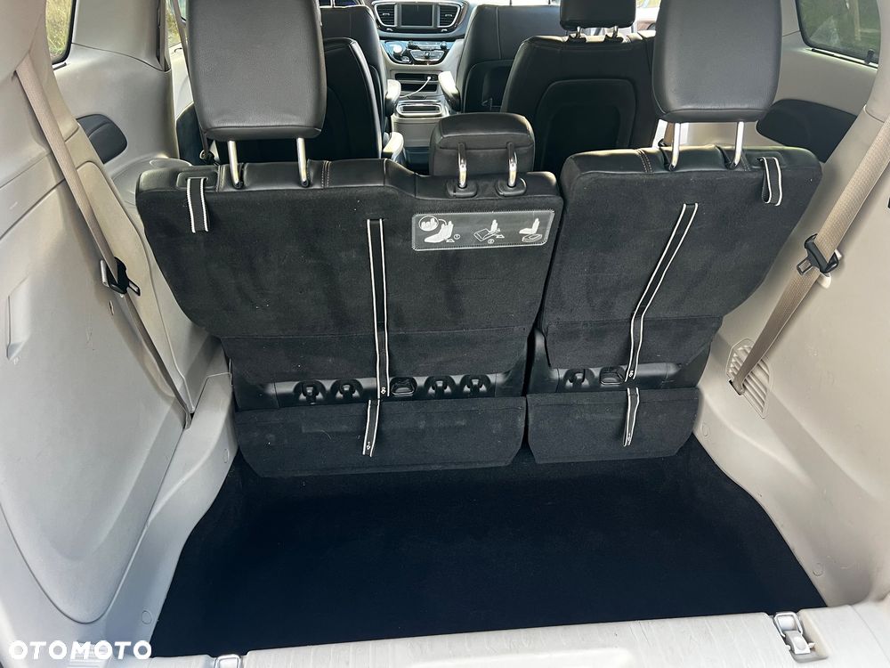 Chrysler Pacifica - 19