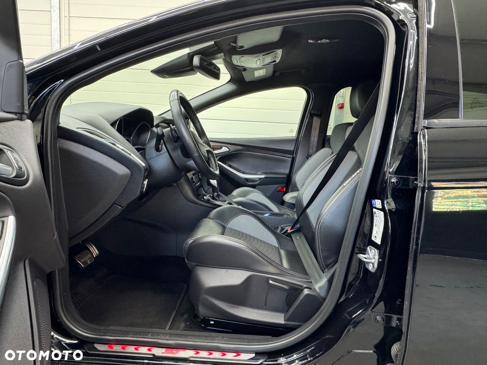 Ford Focus 2.0 TDCi ST PowerShift - 18