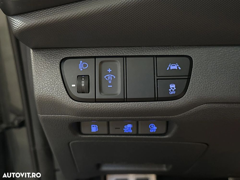 Hyundai IONIQ - 16