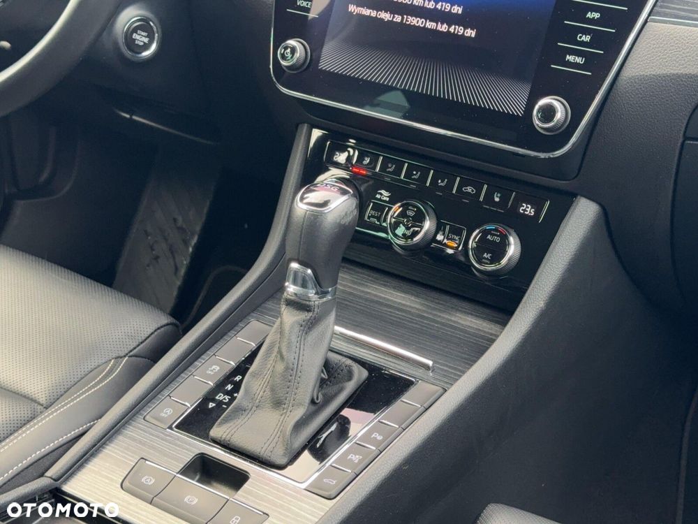 Skoda Superb 2.0 TDI SCR Style DSG - 35