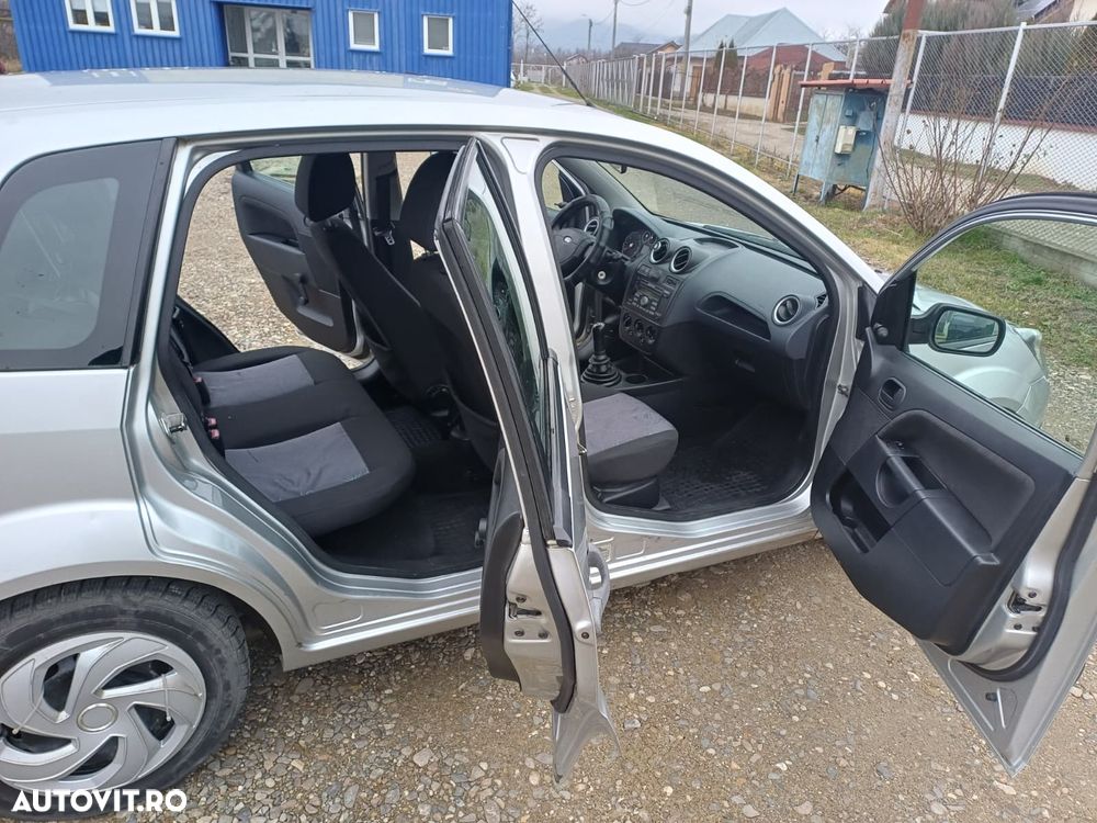 Ford Fiesta - 11