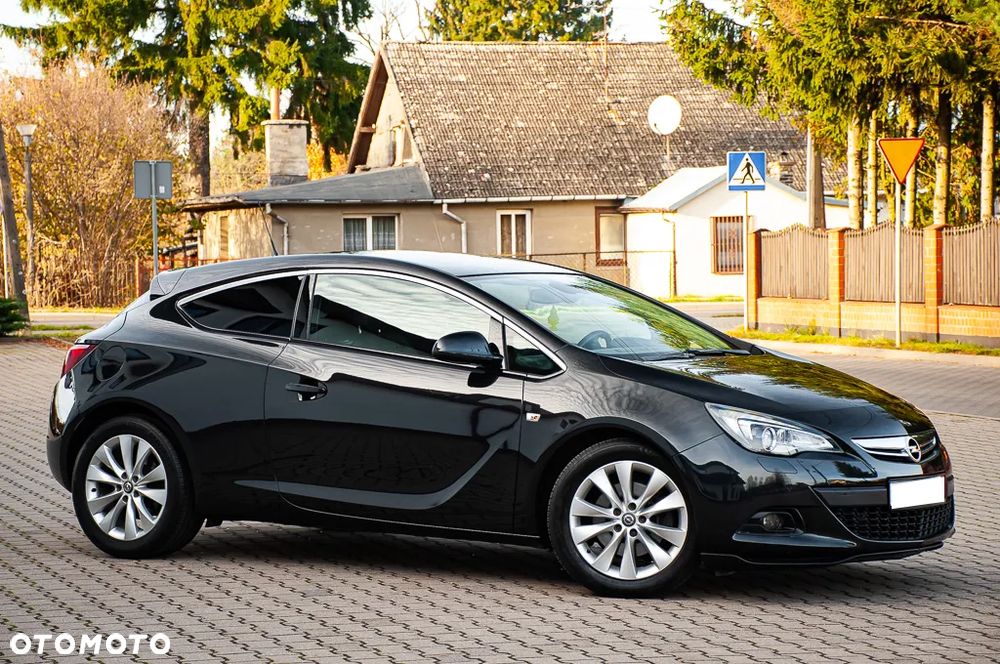 Opel Astra IV GTC 1.4 T Sport EU6 - 4