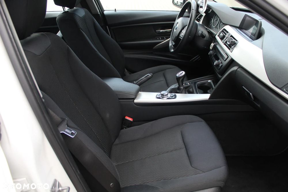 BMW Seria 3 318d - 13
