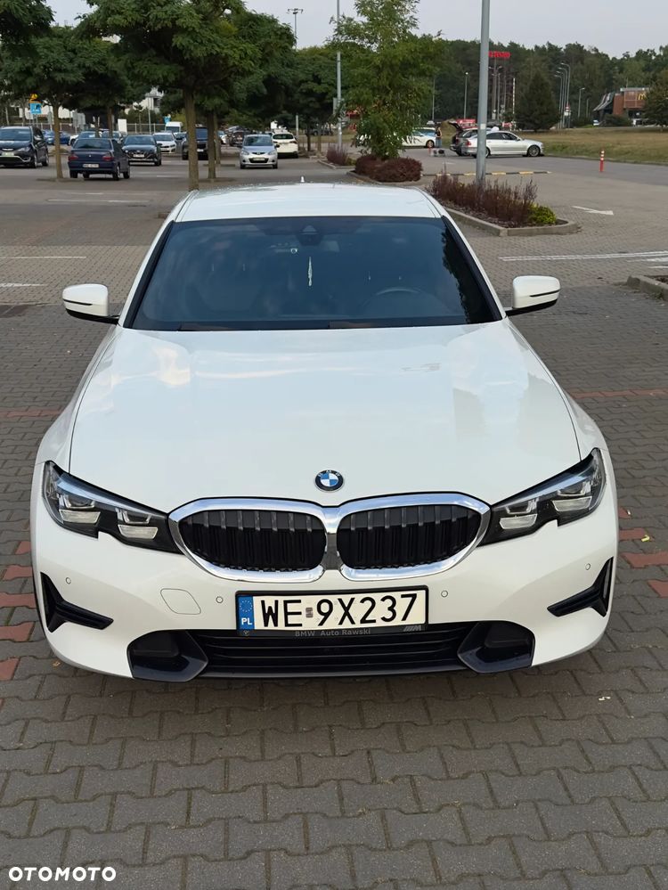 BMW Seria 3 318d Sport Line - 10