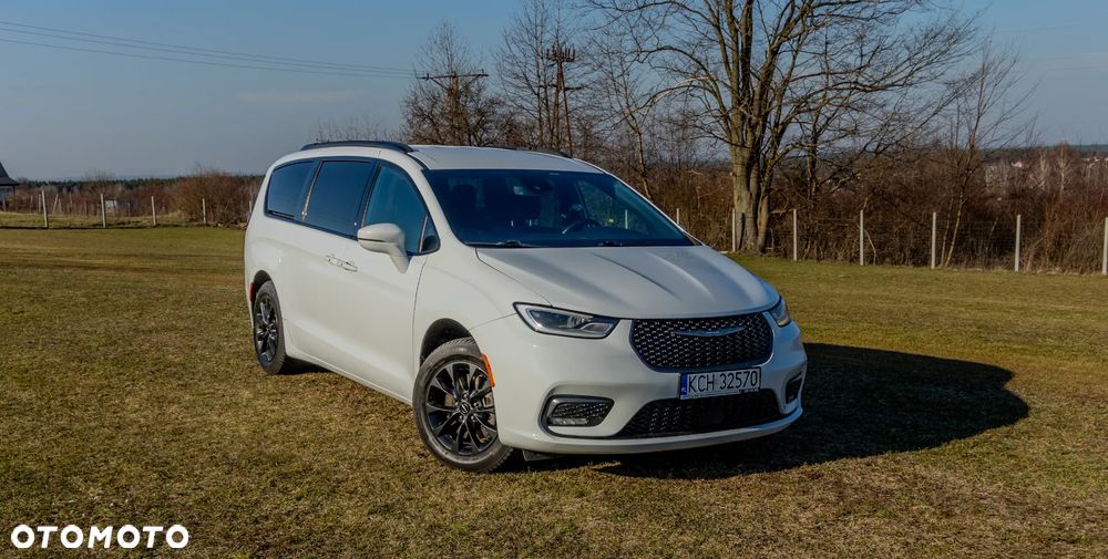 Chrysler Pacifica - 33