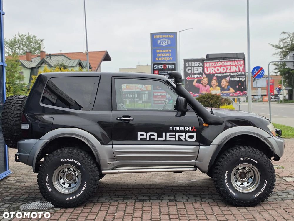 Mitsubishi Pajero - 18