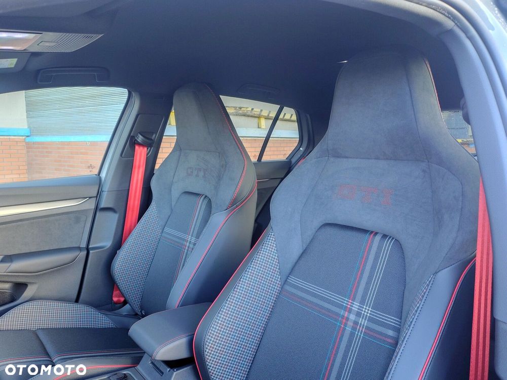 Volkswagen Golf 2.0 TSI GTI Edition 50 DSG - 12