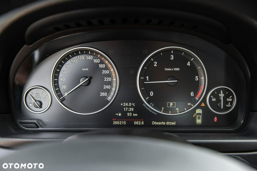 BMW Seria 5 520d Luxury Line - 32
