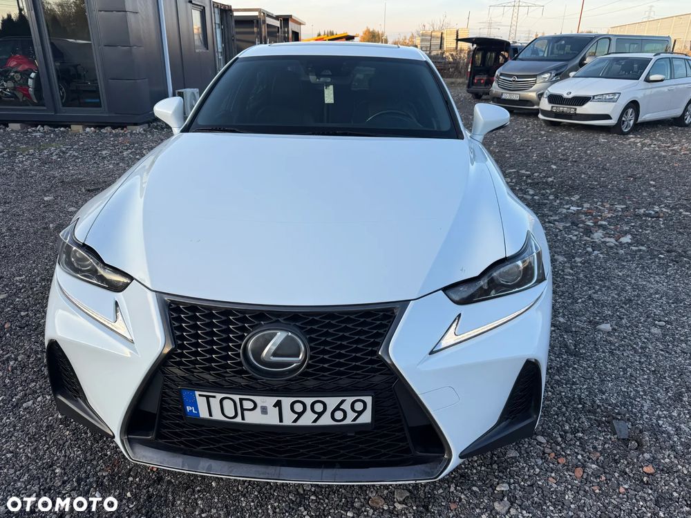 Lexus IS 200t / 300 F Sport - 2