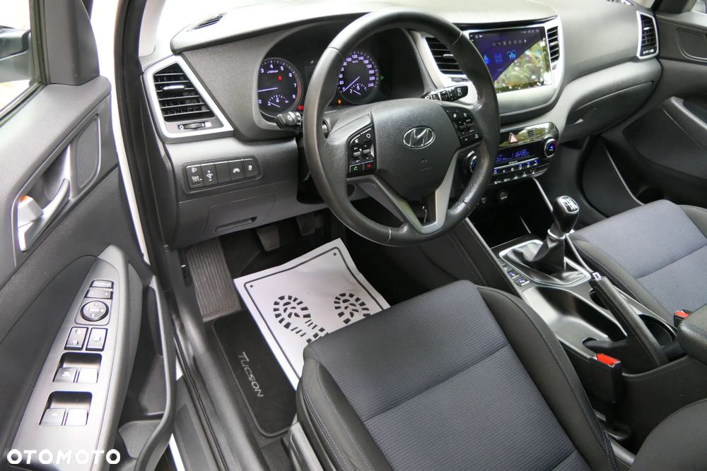 Hyundai Tucson blue 1.6 GDi 2WD Navi - 17