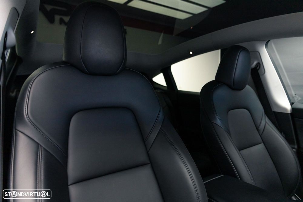 Tesla Model Y Performance Dual Motor AWD - 22