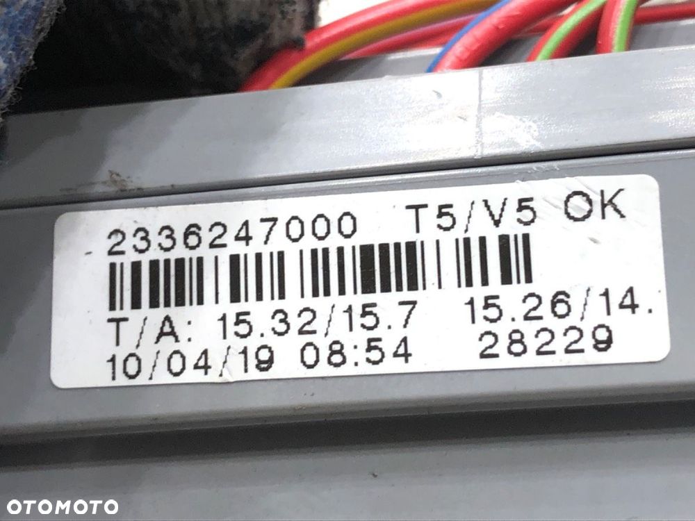 SKRZYNKA BEZPIECZNIKÓW  BMW 5 (G30, F90) 2016 - 2022 530 e Plug-in-Hybrid 135 kW [184 KM] Hybryda - 3