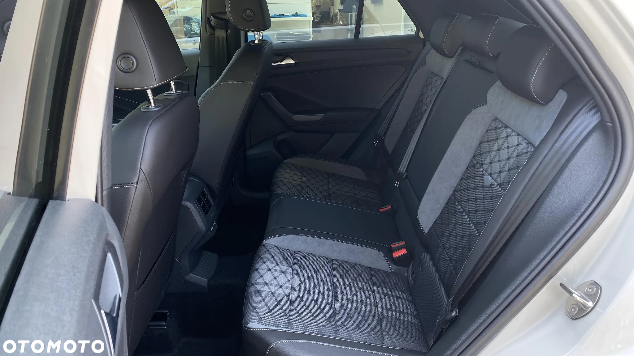 Volkswagen T-Roc 1.5 TSI R-Line DSG - 20
