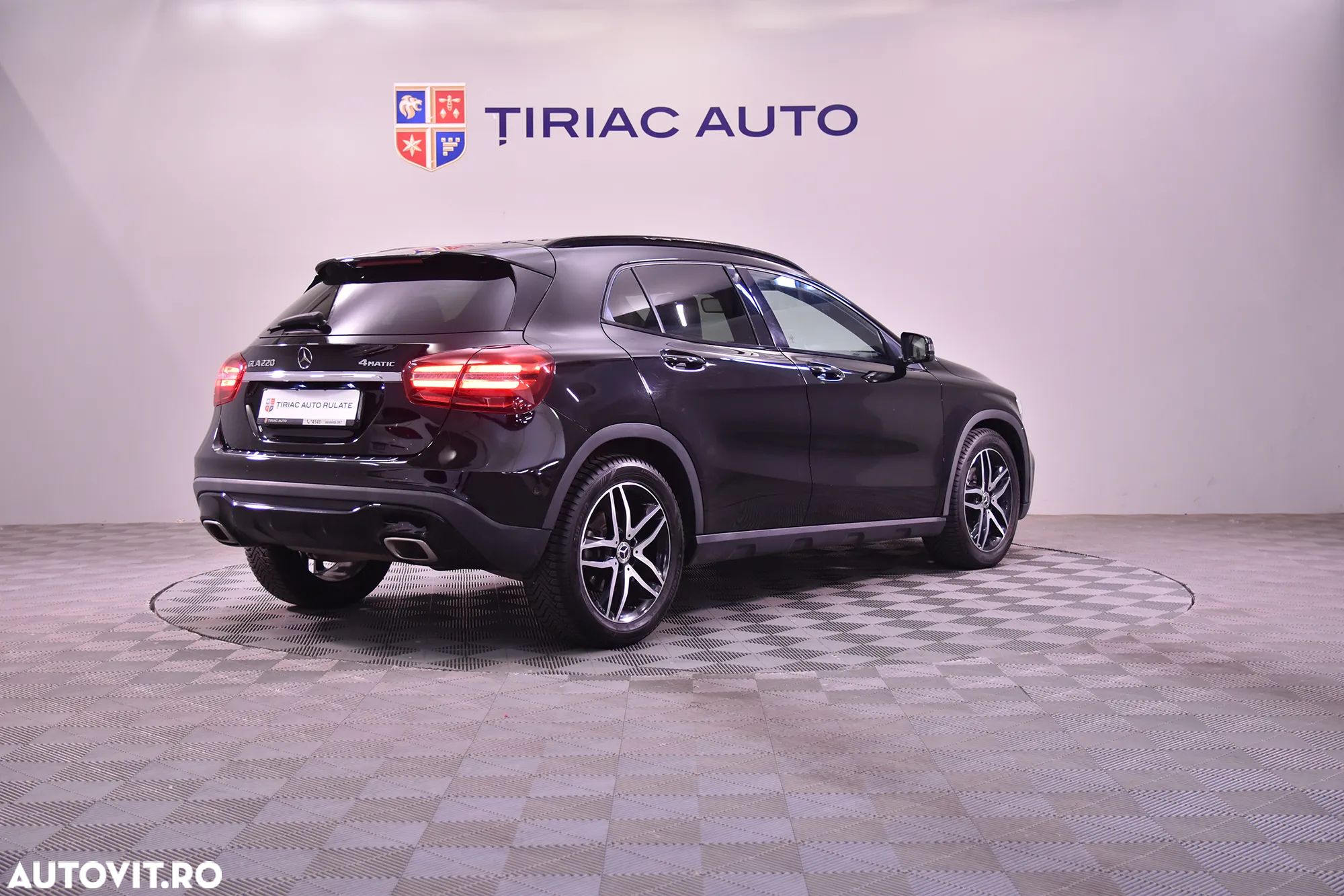 Mercedes-Benz GLA 220 4MATIC - 5