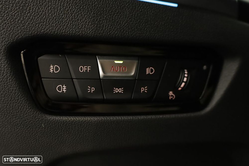 BMW 420 i Pack Desportivo M Auto - 22