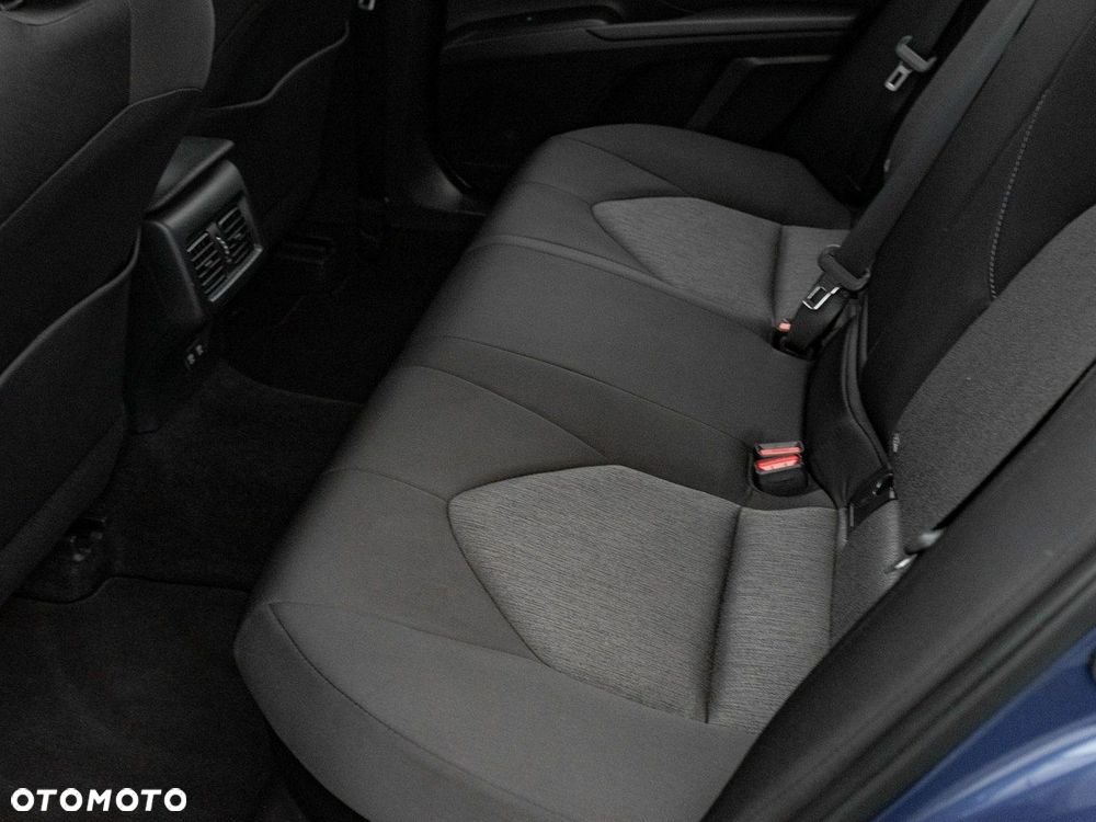 Toyota Camry - 25