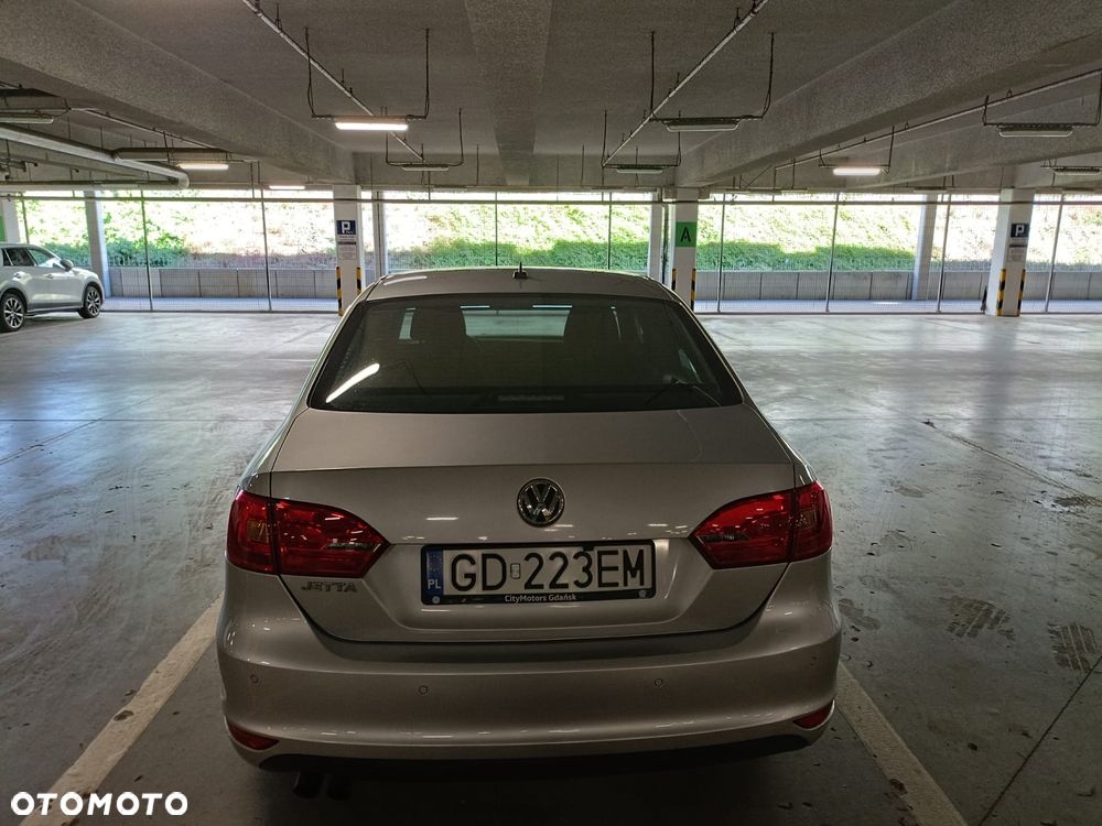 Volkswagen Jetta 1.4 TSI Comfortline - 4