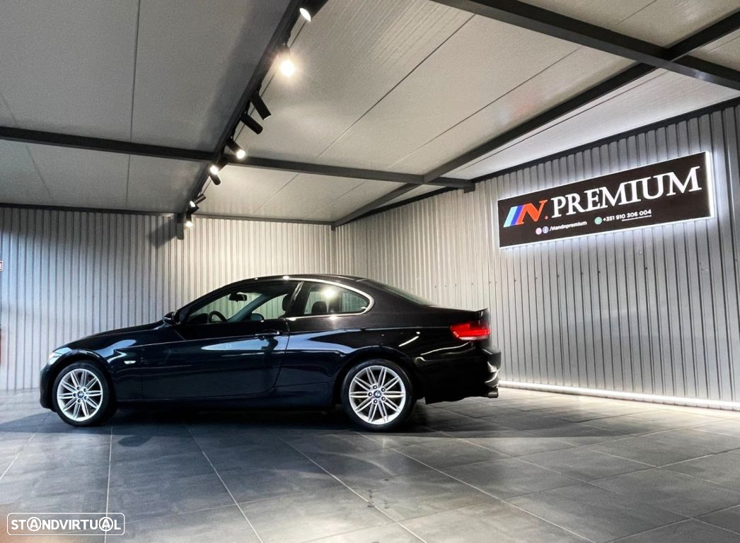 BMW 320 i Coupe - 14