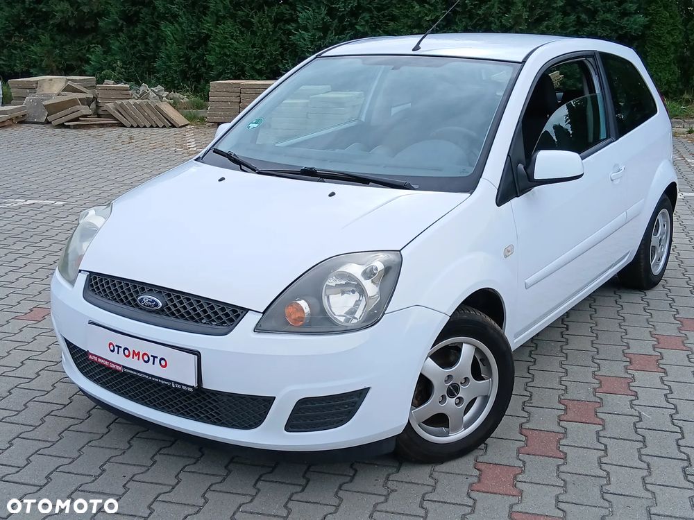 Ford Fiesta - 32