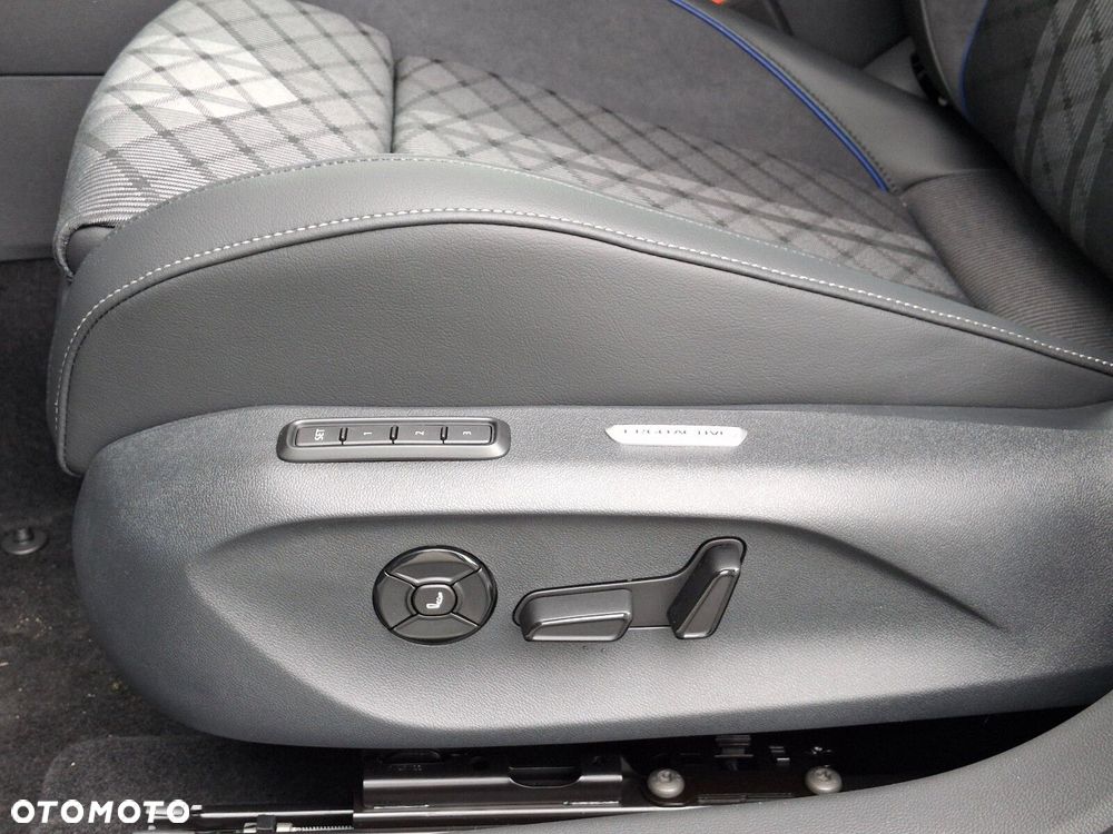 Volkswagen Passat - 11