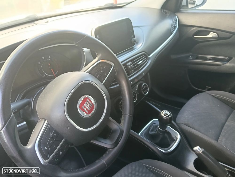 Fiat Tipo Station Wagon 1.3 M-Jet Lounge Tech J17 - 10