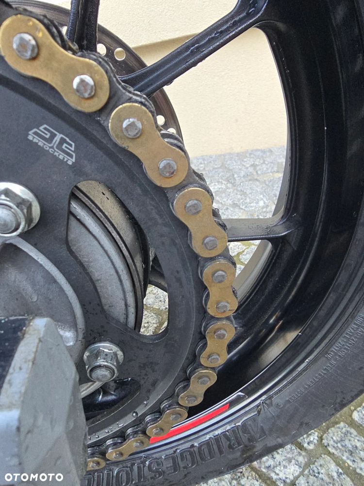 Suzuki V-STROM - 8