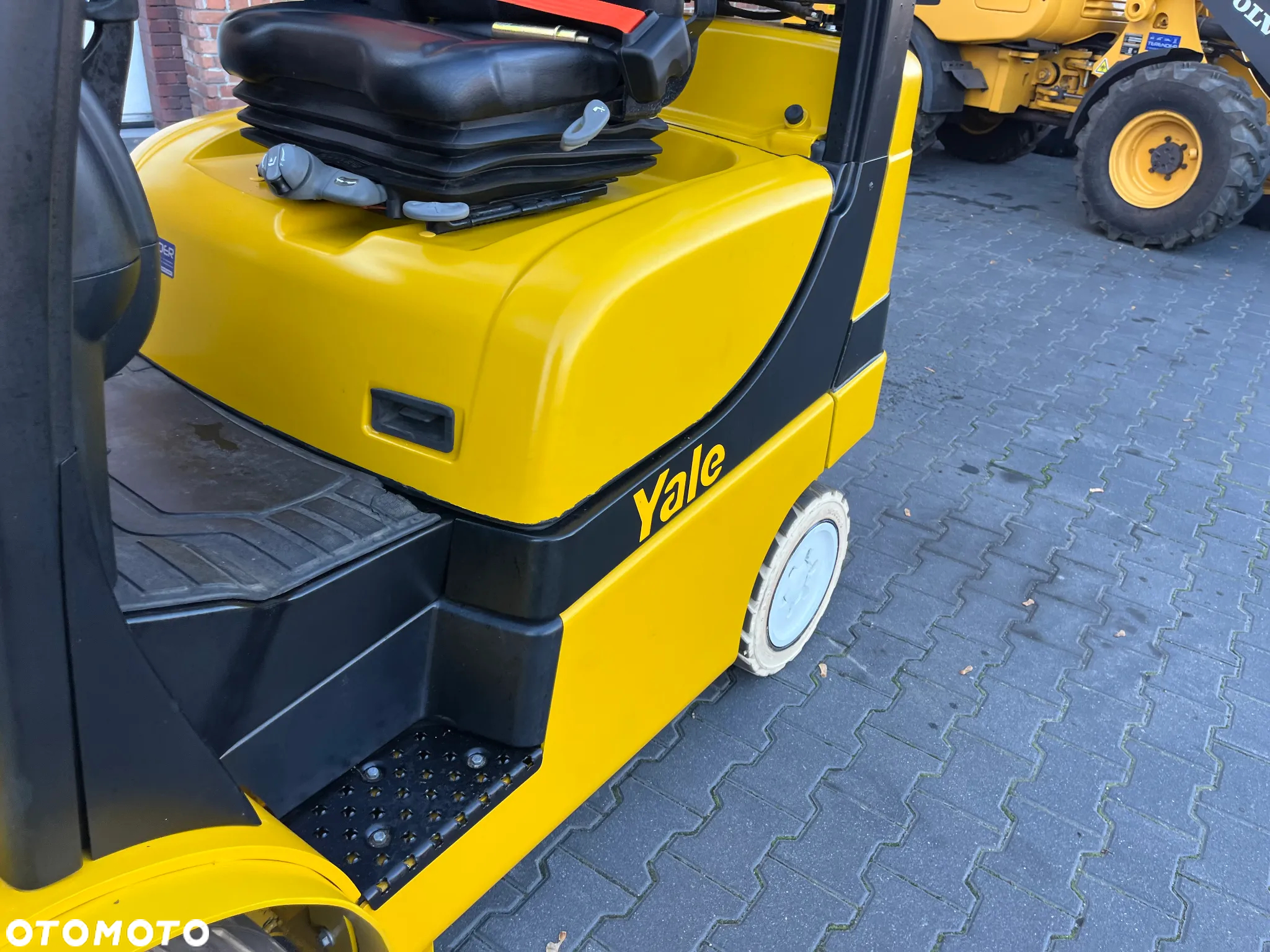 Yale GLC25VX - 12