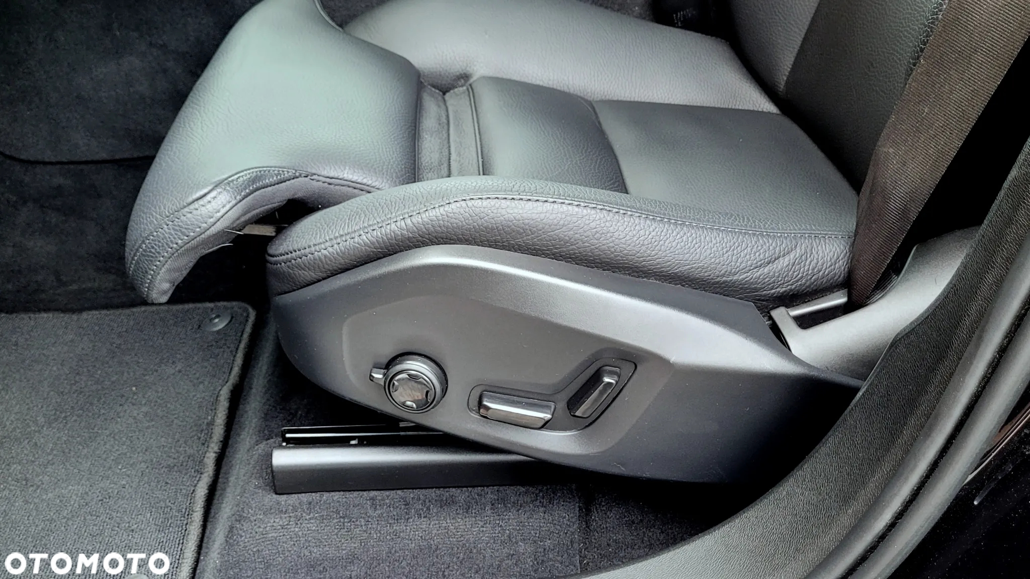 Volvo XC 60 T6 AWD Plug-In Hybrid Inscription - 34