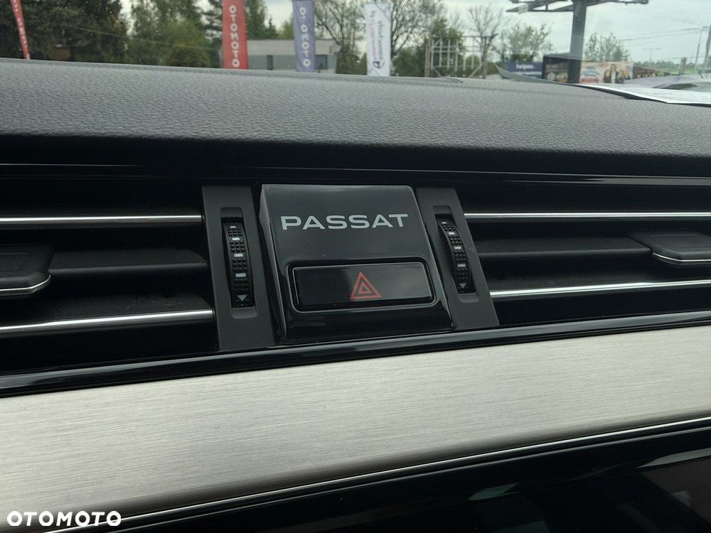 Volkswagen Passat 2.0 TSI Elegance DSG - 24