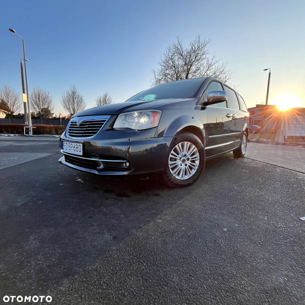 Lancia Voyager 2.8CRD Gold - 1