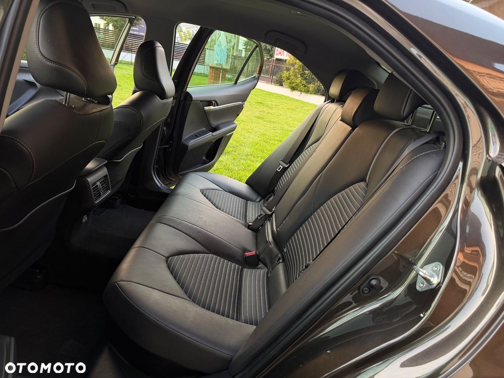 Toyota Camry - 24