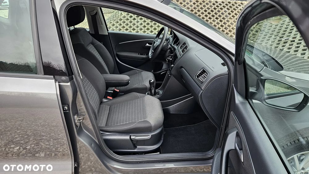 Volkswagen Polo 1.4 TDI (Blue Motion Technology) Comfortline - 38