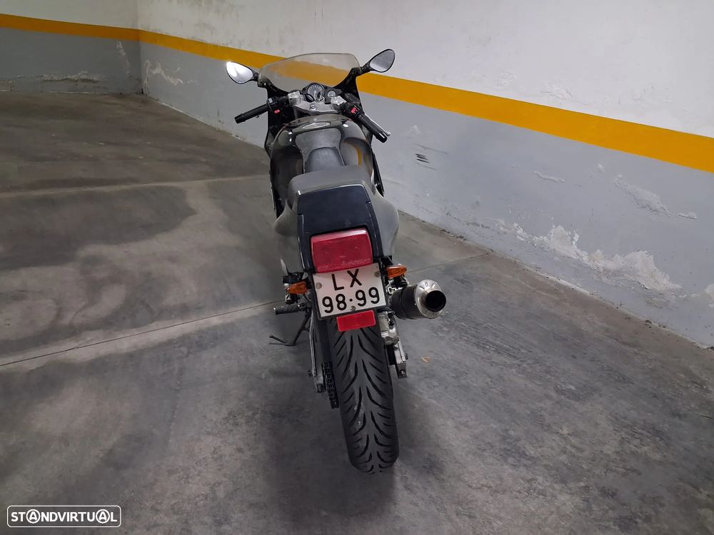 Yamaha FZR - 18