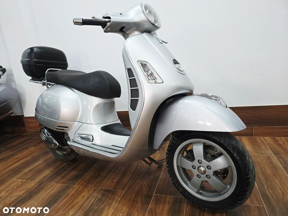 Piaggio Vespa - 22